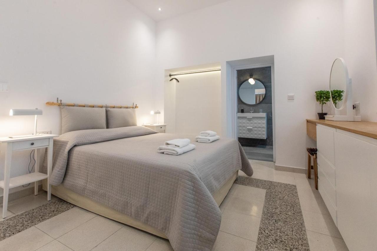 Rooms - Unique Staying In Paphos Centre ภายนอก รูปภาพ