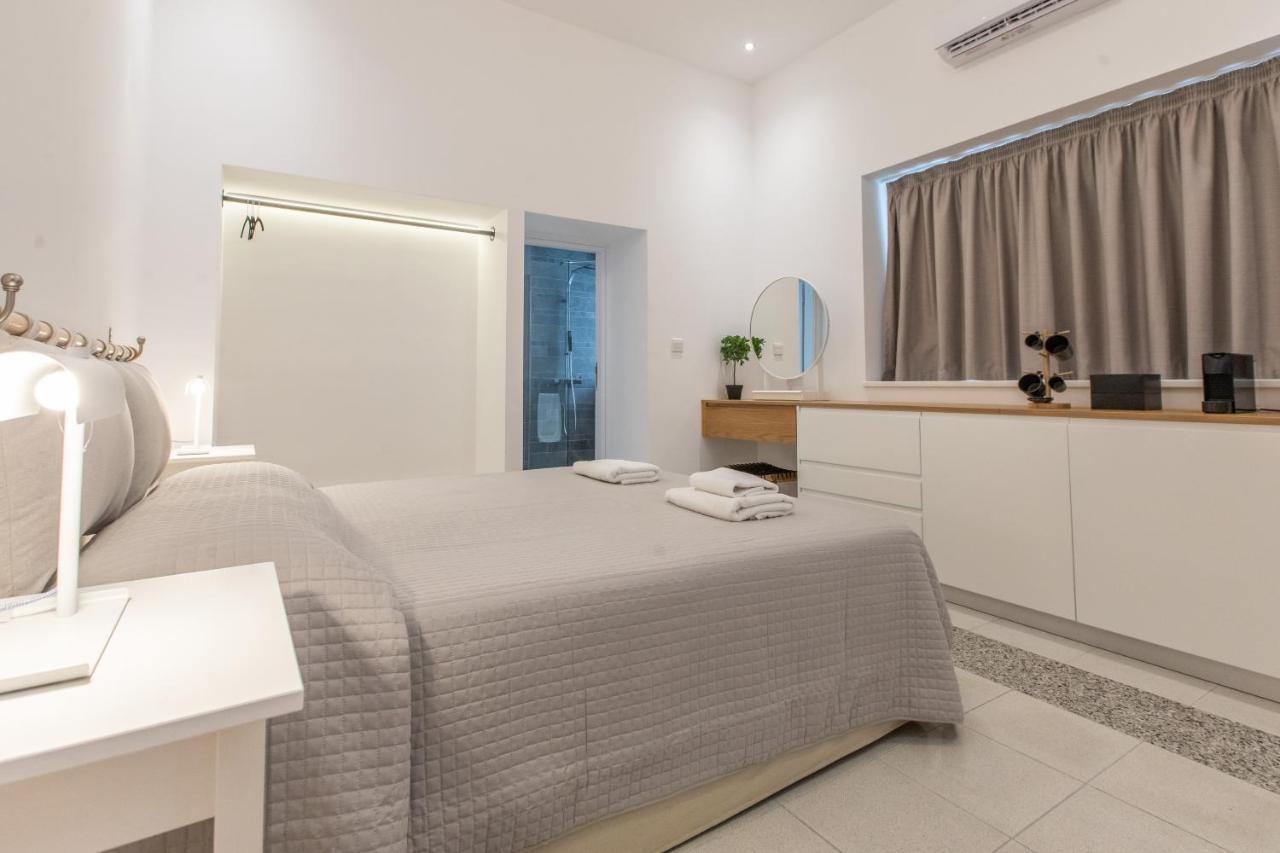 Rooms - Unique Staying In Paphos Centre ภายนอก รูปภาพ