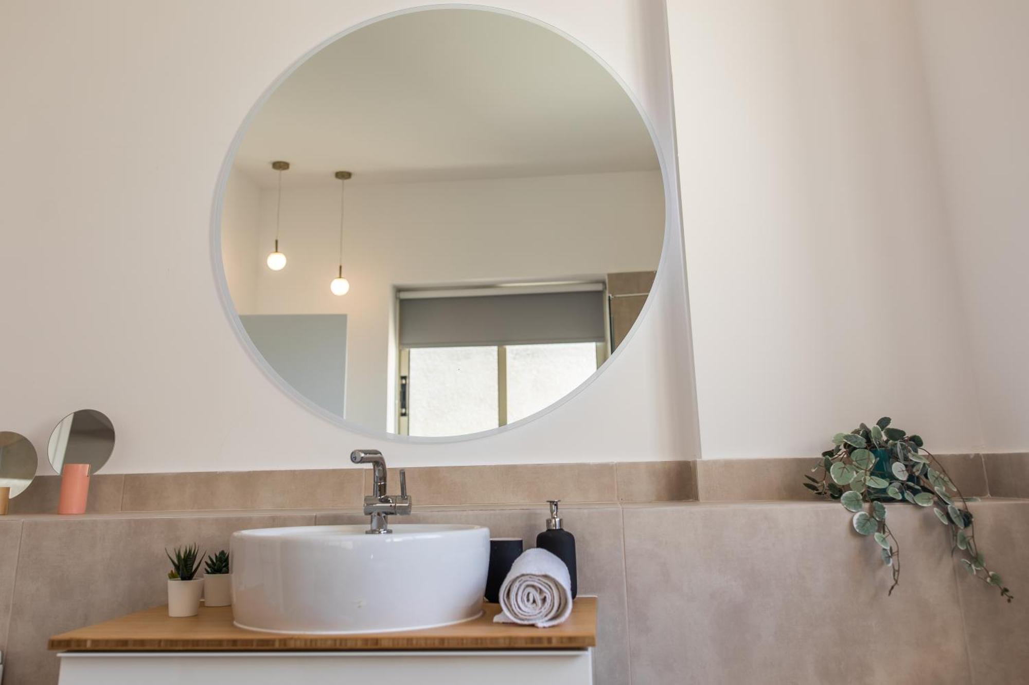 Rooms - Unique Staying In Paphos Centre ห้อง รูปภาพ