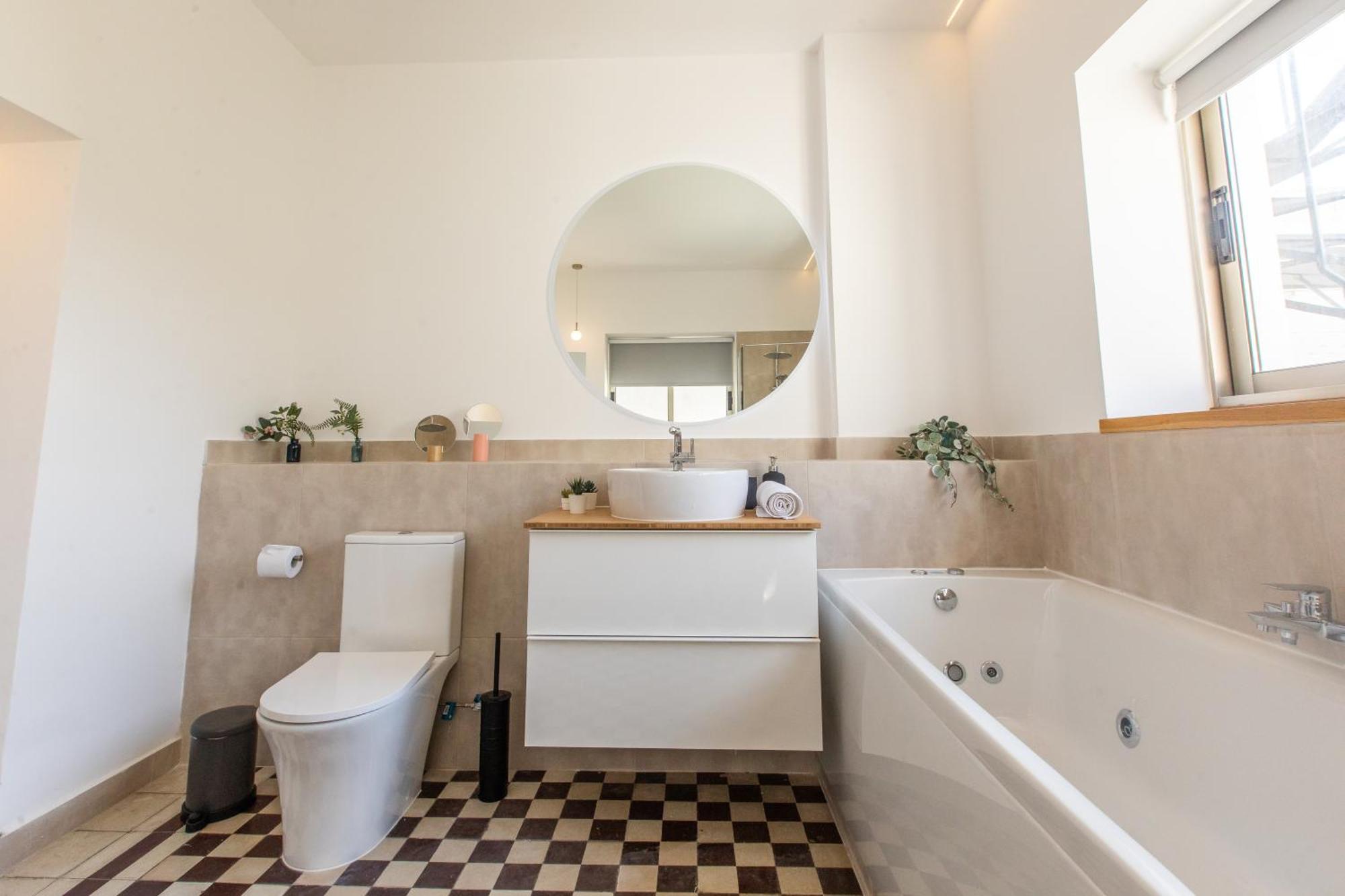Rooms - Unique Staying In Paphos Centre ห้อง รูปภาพ